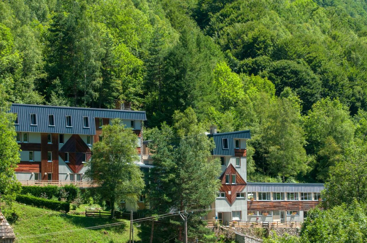 Village Vacances De Marc Auzat Exterior foto